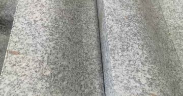遂宁芙蓉白S型拉丝面路沿石