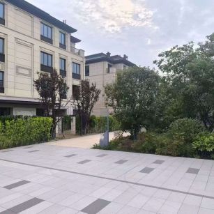 遂宁 芝麻白与芝麻白搭配铺装，尺寸1200*600