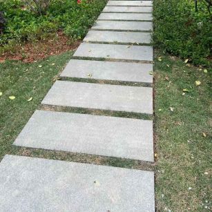 遂宁 芝麻黑小区踏步、汀步石铺装效果