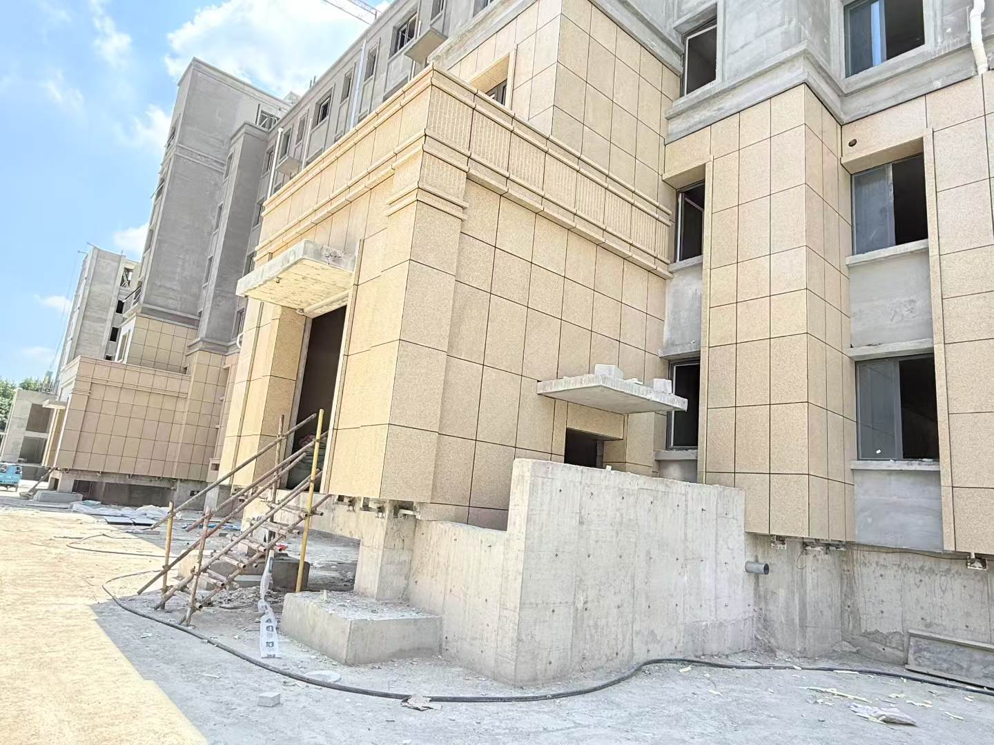 遂宁 黄金麻干挂，工地实拍