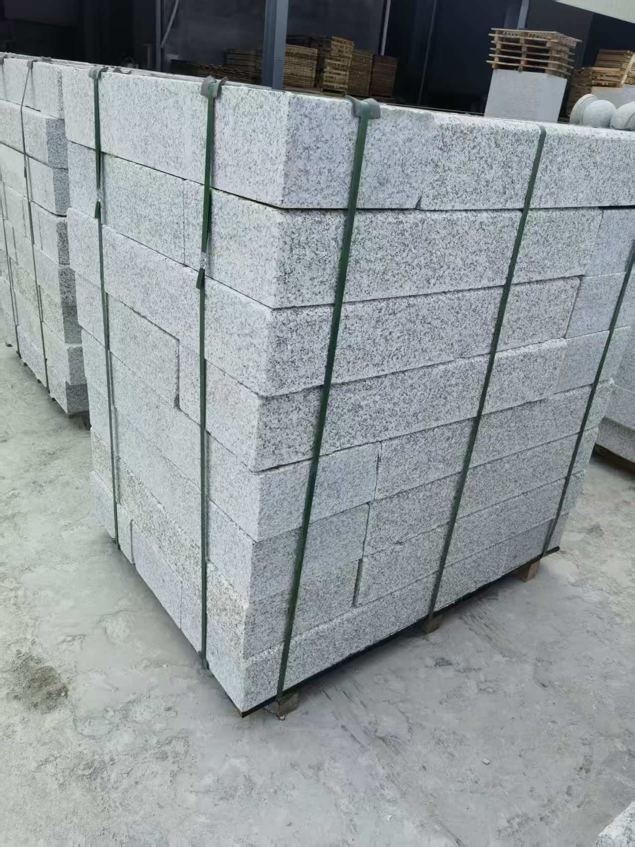 遂宁 芙蓉白火烧两面路沿石