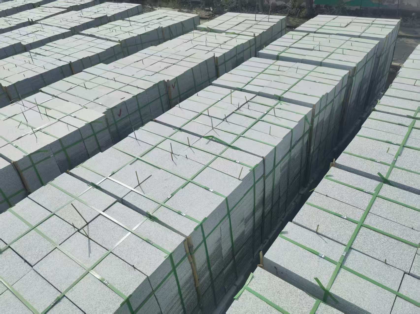 遂宁 芝麻白1.8公分火烧300*600地铺，清仓大甩卖