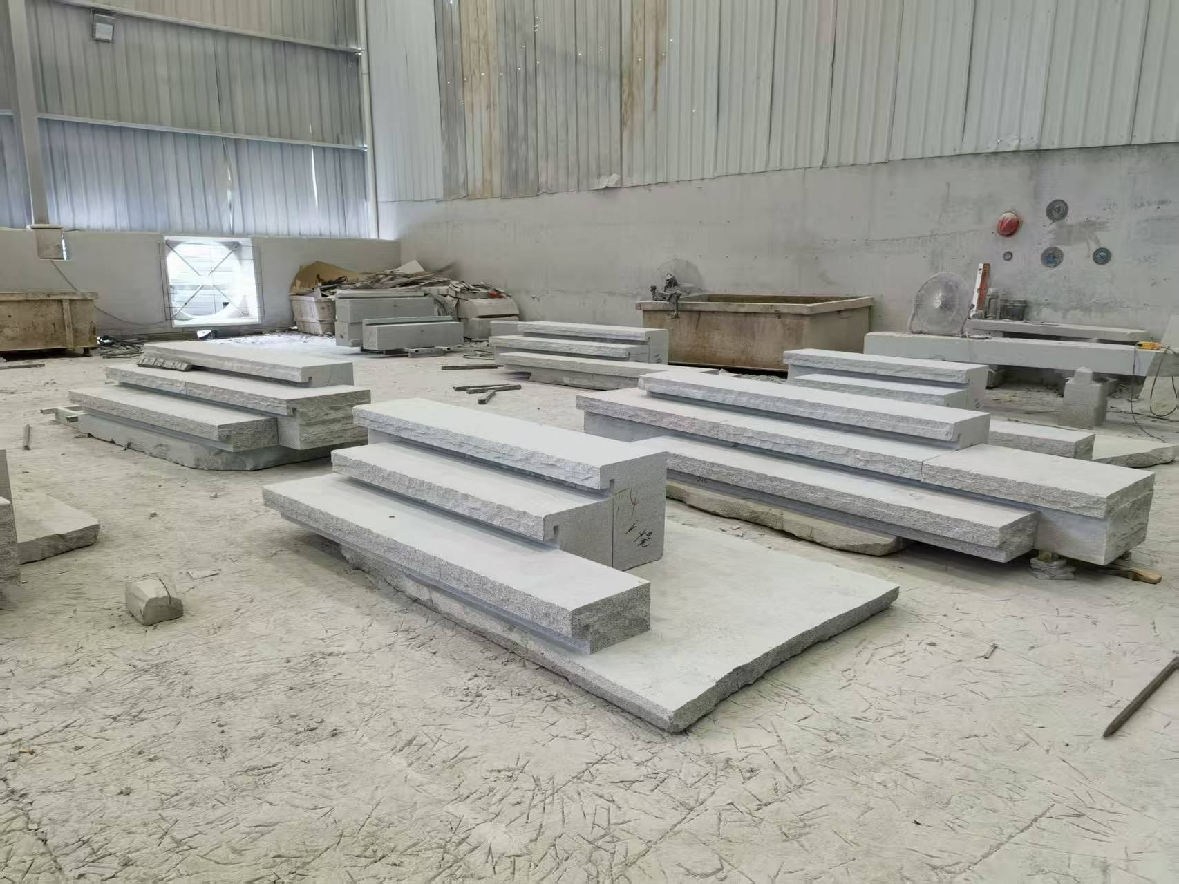 遂宁 整石台阶（大面火烧+侧面自然面），出货前厂内拼装