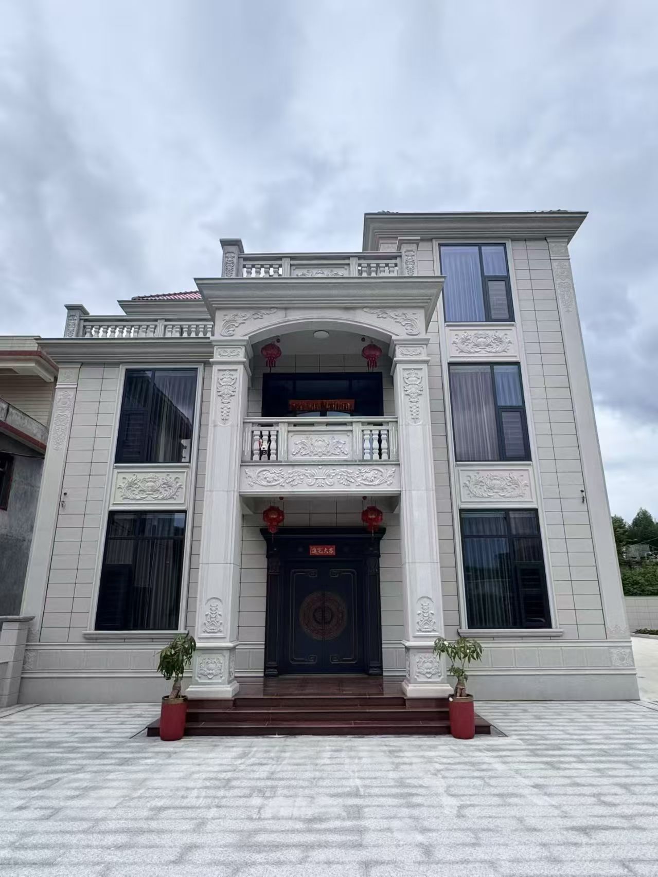 遂宁 芝麻白石材别墅干挂案例展示