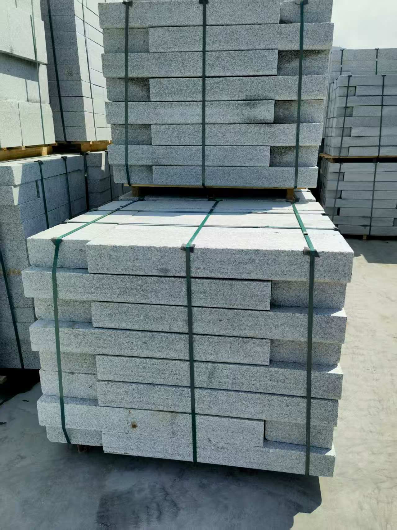 遂宁 芙蓉白花岗岩路沿石、平石尺寸标准，色泽均匀