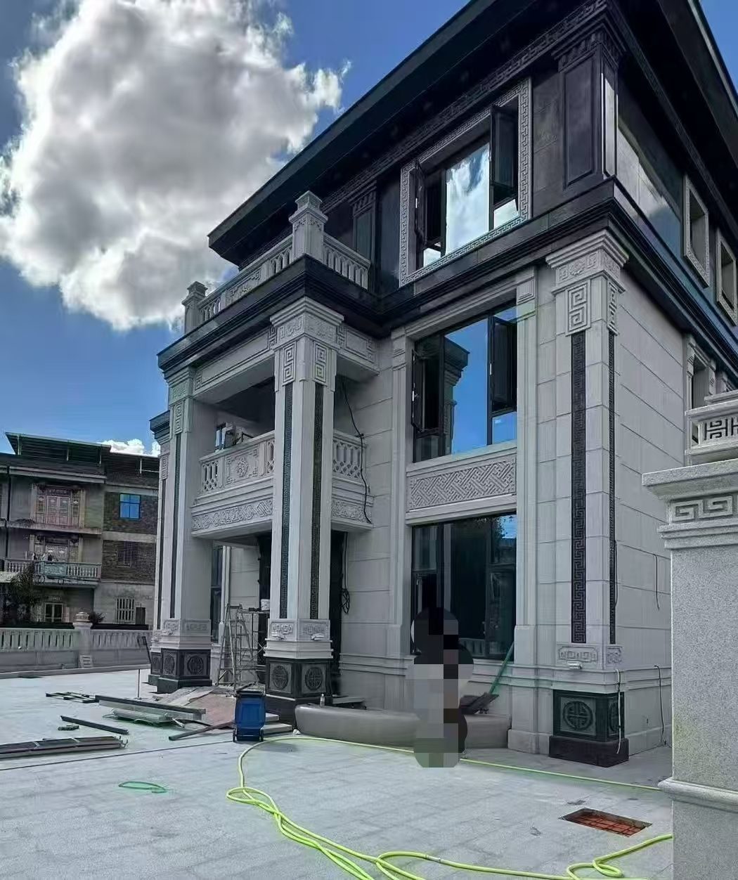 遂宁 别墅干挂，芝麻白与芝麻黑完美配合